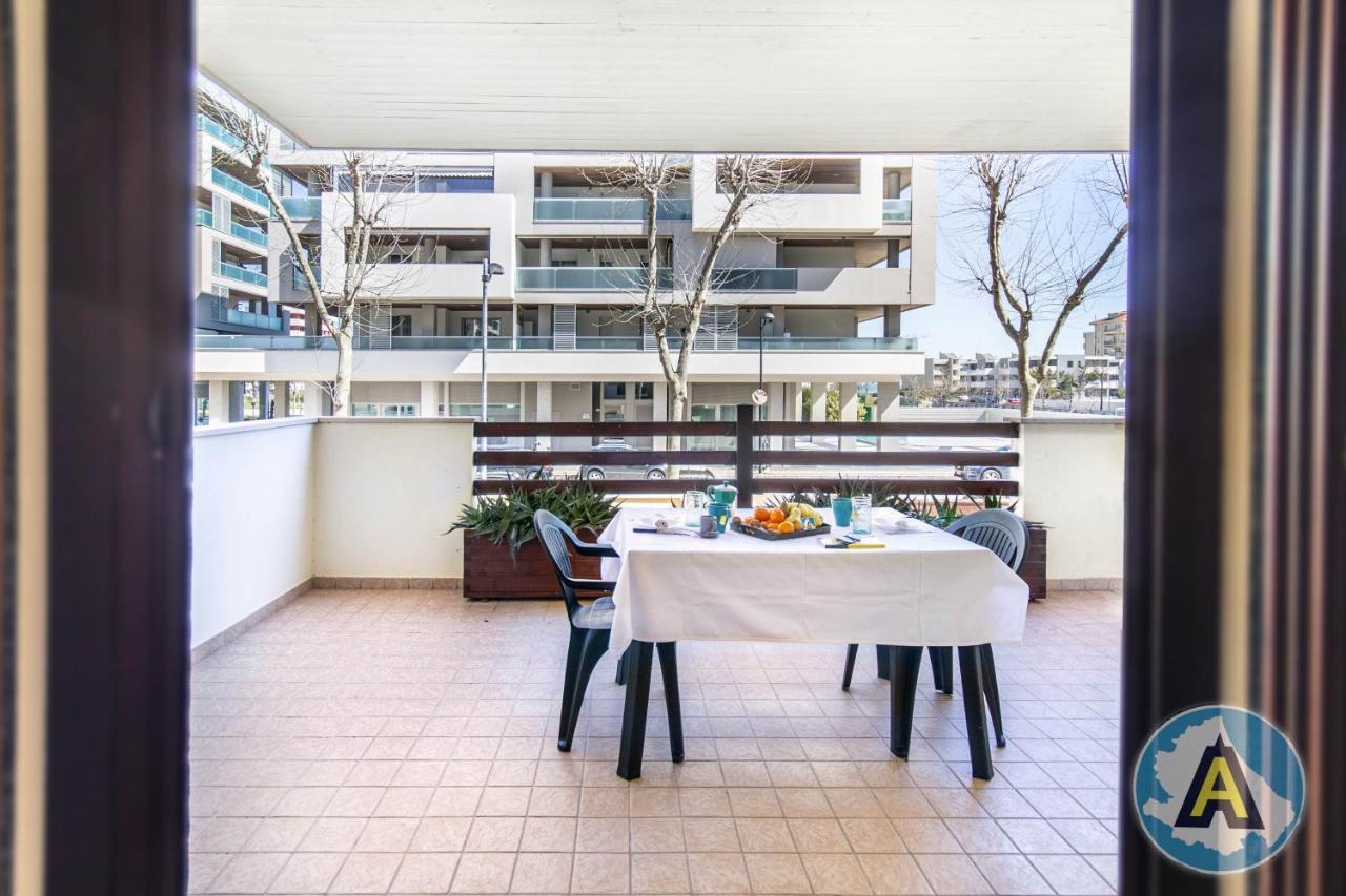 Luminoso A Due Passi Dal Mare 51A Apartment Montesilvano Marina Екстериор снимка